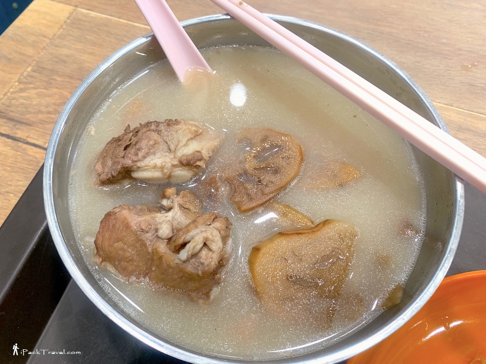 Jing Xin Yuan Economic Bee Hoon & Herbal Soup (净心园经济米粉.老火煲汤): Lotus Root & Peanuts Pork Ribs Soup (花生莲藕排骨汤)
