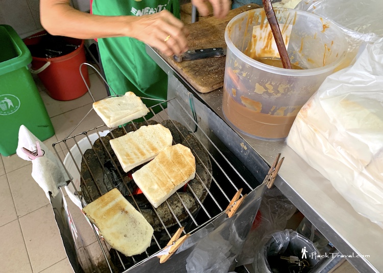 Kheng Guan Hiong (琼源香咖啡店): Grilled over charcoal