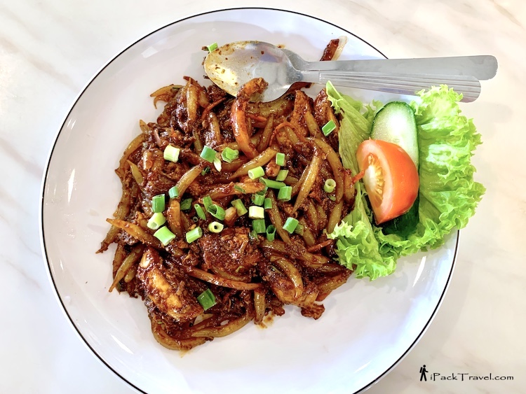 Kluang Rail Coffee: Chicken Low Xu Fen (炒鸡肉老鼠粉)