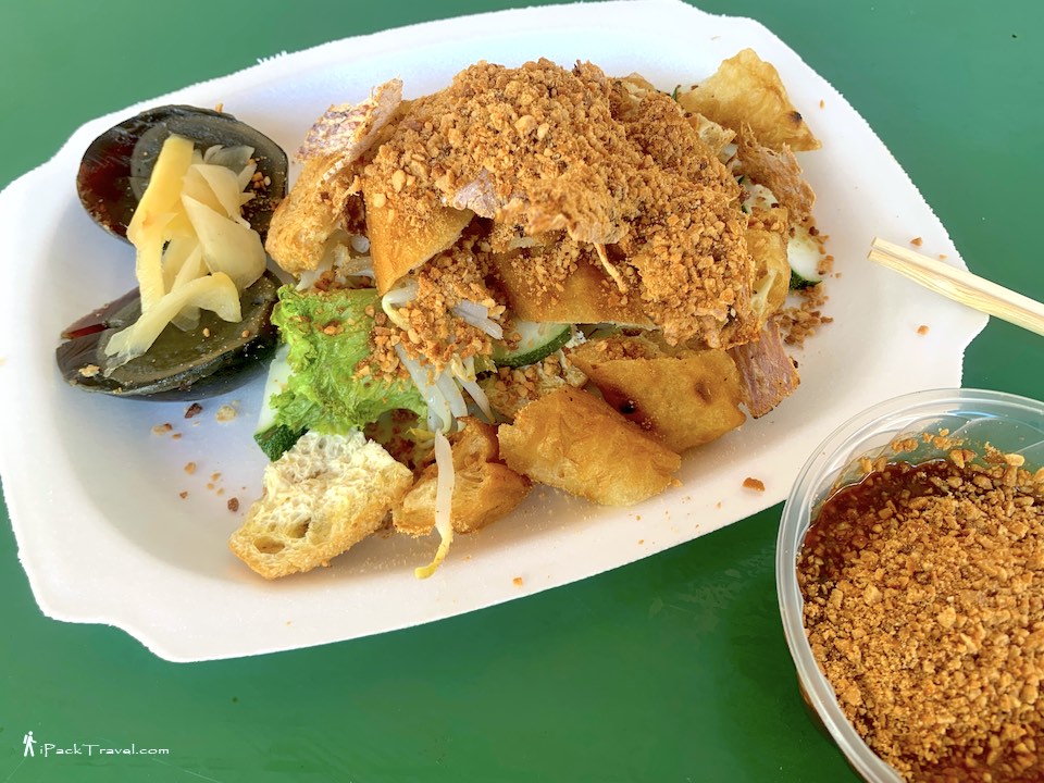 Rojak‧Popiah & Cockle (啰惹.薄饼.鲜蛤): Cuttlefish + You Tiao + Tau Pok + Century Egg (鱿鱼+油条+豆卜+皮蛋)