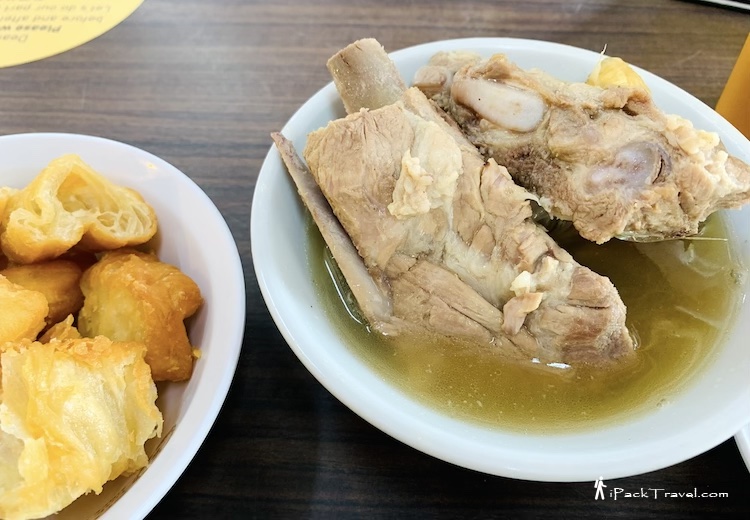 Song Fa Bak Kut Teh (松发肉骨茶): Pork ribs