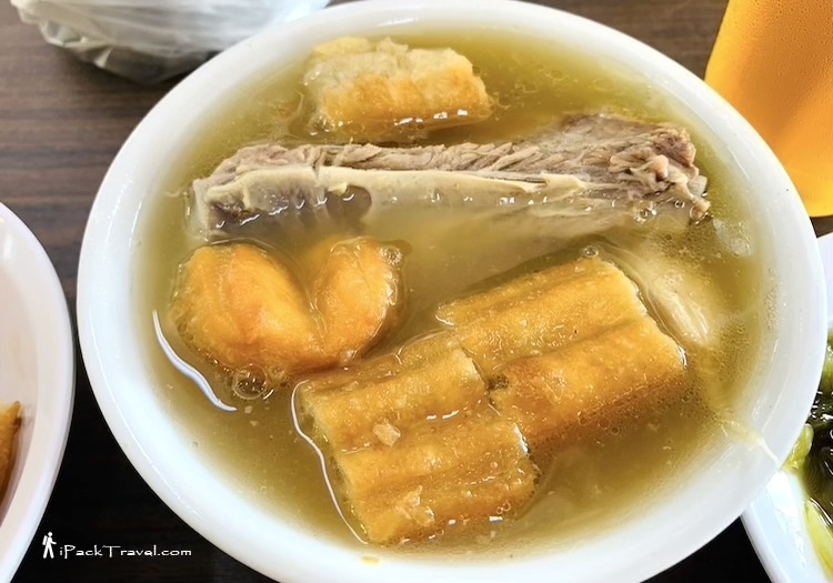 Song Fa Bak Kut Teh (松发肉骨茶): Pork ribs with fried dough