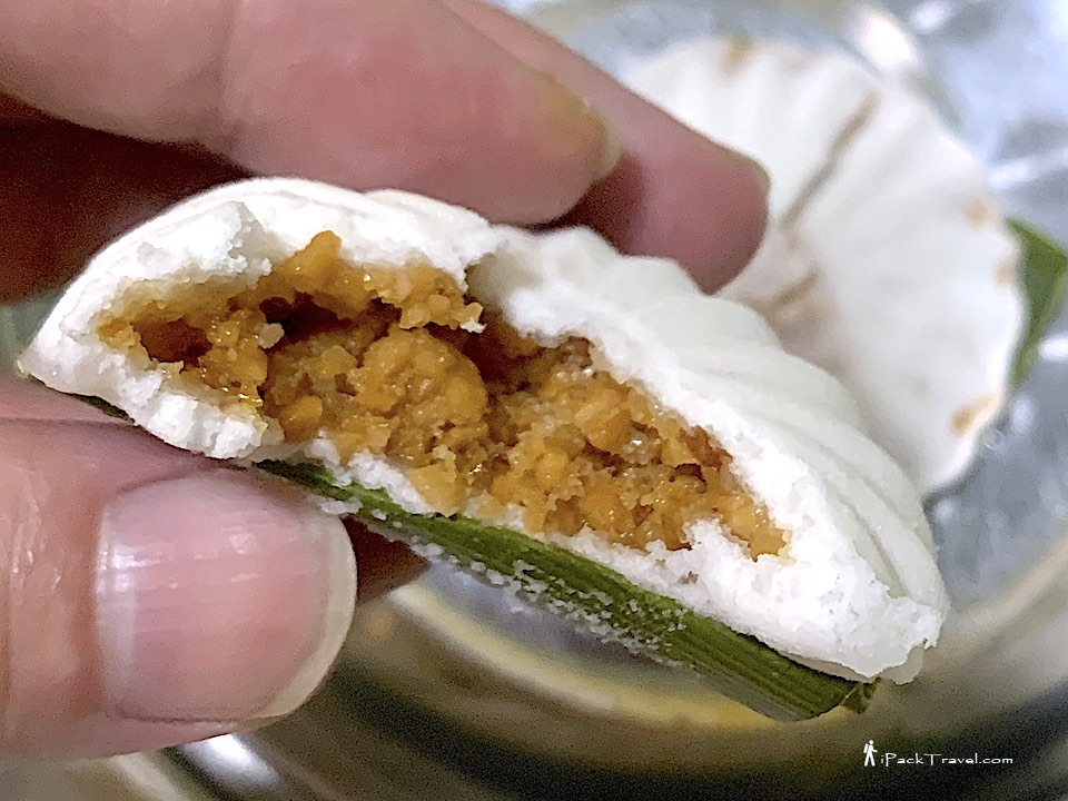Chinatown Tan's Tutu Coconut Cake (牛车水陈家嘟嘟糕): Tutu Cake with peanut filling